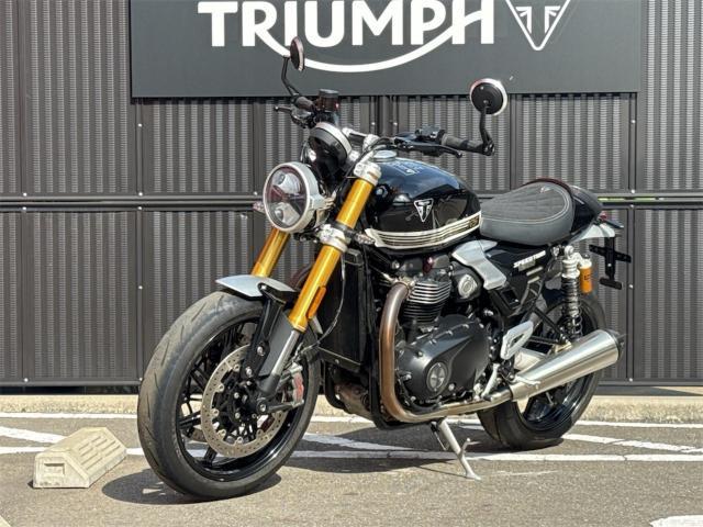 スピードツイン1200RS／サファイアブラック