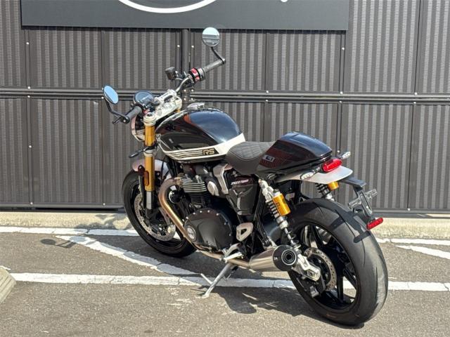 スピードツイン1200RS／サファイアブラック