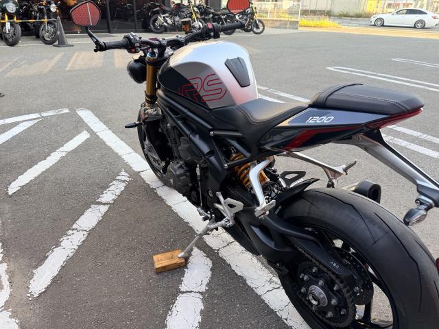 スピードトリプル1200RS