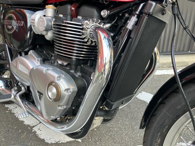 ボンネビルT120