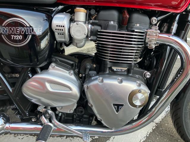 ボンネビルT120