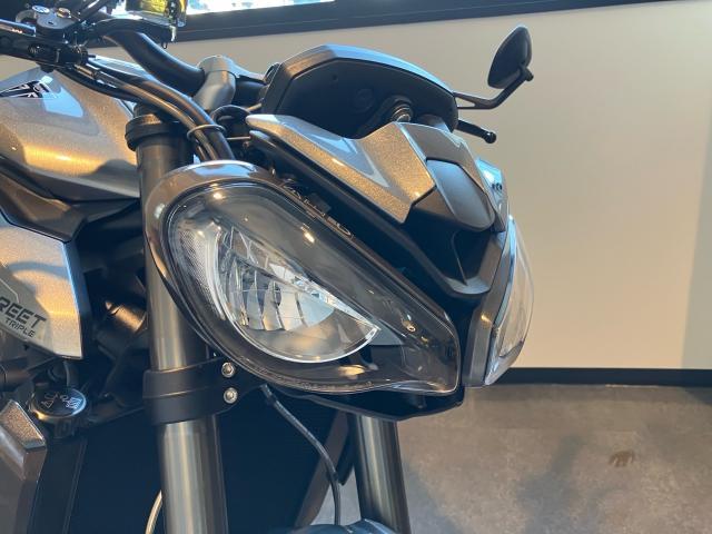 ストリートトリプル765RS