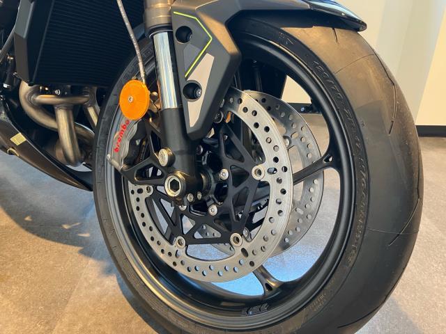 ストリートトリプル765RS