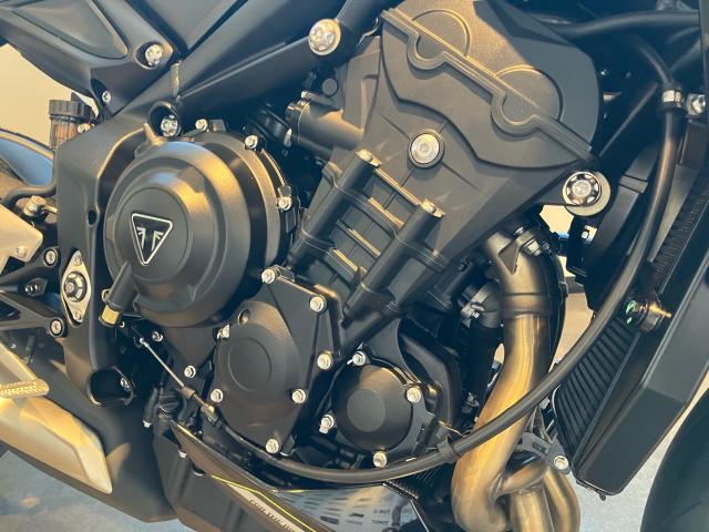 ストリートトリプル765RS