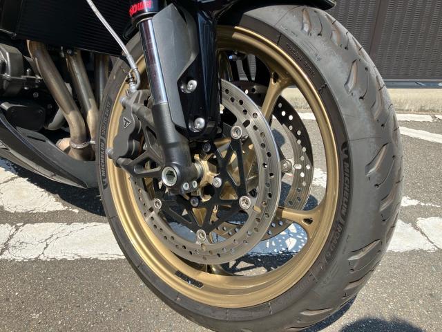 トライデント800