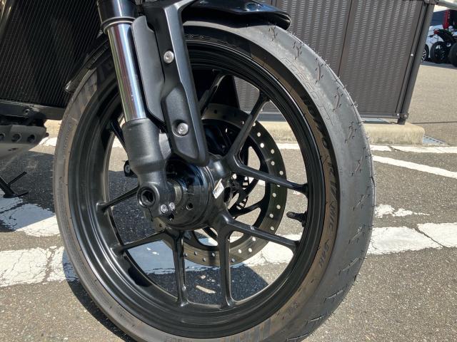 スラクストン400