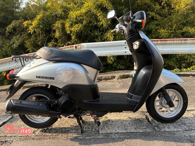 トゥデイノーマル車。