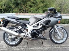 スズキ　ＳＶ４００−９０度Ｖツインエンジン−ノ−マル車。