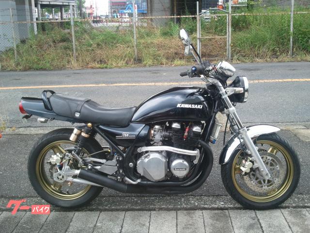 ＺＥＰＨＹＲ７５０　マフラー・パワーフィルター・オイルクーラー・フェンダレス・スイングアーム他カスタム