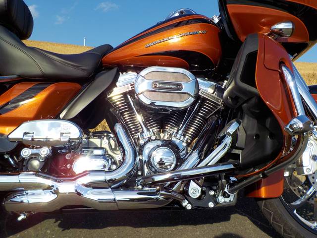 HARLEY－DAVIDSON CVO FLTRUSE ロード
