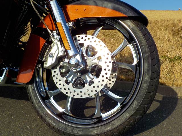 HARLEY－DAVIDSON CVO FLTRUSE ロード