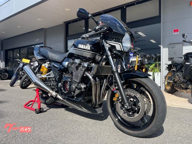ＸＪＲ１３００　ＹＳＰ優良中古車　セパハン　ビキニカウル　アンダーカウル　バックステップ　フェンダーレス　純正パーツ有り