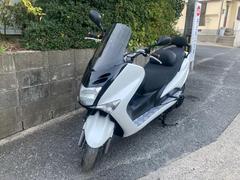 ヤマハ　マジェスティ１２５　後期ＦＩモデル　ハンドルカスタム　アルミステップボード