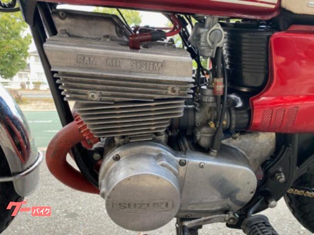 スズキ GT380 1973年モデル レッド 社外マフラー