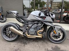 ＫＴＭ　ＫＴＭ　ＢＲＡＢＵＳ　１３００　Ｒ　ＥＤＩＴＩＯＮ　２０２３年モデル