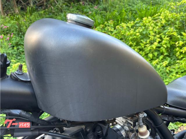SR400 ガソリンタンク　マットブラック SR400 タンク マットブラック&ゴールド（自家塗装） - メルカリ
