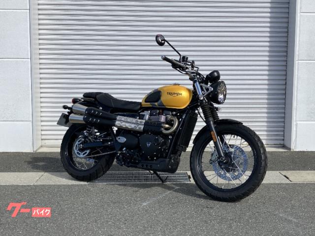 スクランブラー９００　２０２４年モデル　アップマフラー　ライドモード　トラコン　バーチカルツイン