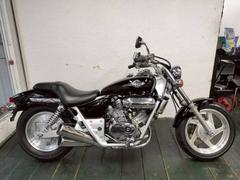 ホンダ　Ｖ−ＴＷＩＮ　ＭＡＧＮＡ　ＬＥＤライト　置くだけ充電スマホホルダ　グリップヒーター　タイヤ新品　キャブレターＯ／Ｈ　フォークＯ／Ｈ