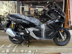 ホンダ　ＡＤＶ１６０　ＡＢＳ仕様　スマートキー仕様　ＬＥＤ仕様　アステロイドブラックメタリック　２０２５年モデル