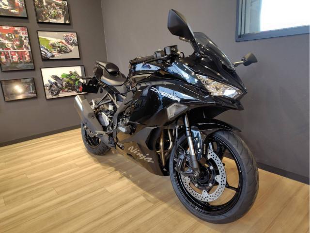 カワサキ Ninja ZX－25R SE 2027年モデル ブラック