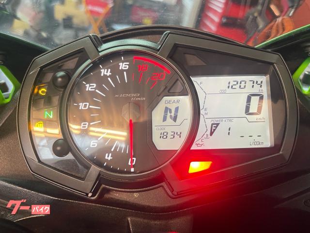 カワサキ Ninja ZX－25R SE クイックシフター