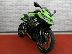 カワサキ　Ｎｉｎｊａ　ＺＸ−２５Ｒ　ＳＥ　純正クイックシフター　スライダー　スフィアライト製リアウィンカー　ラジエターガード装備