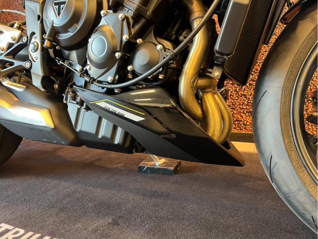 ストリートトリプル765RS