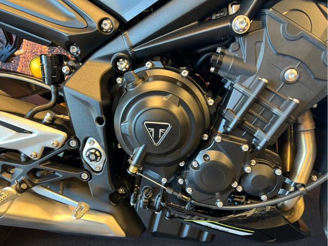 ストリートトリプル765RS