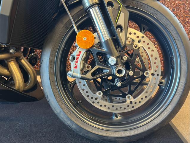 ストリートトリプル765RS