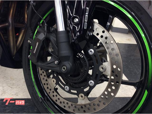 カワサキ Ninja ZX－25R SE USBポート