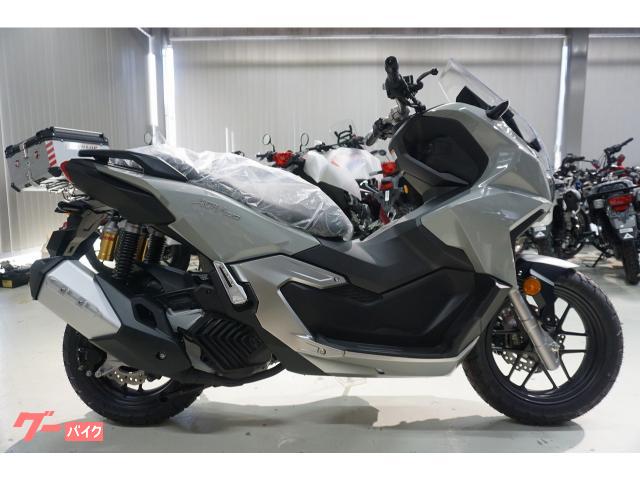 ＡＤＶ１６０　２０２５ＮＥＷモデル　グリップヒーター付　４バルブエンジン　スマートキー仕様　パールスモーキーグレー　新車