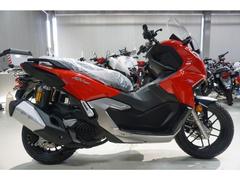 ホンダ　ＡＤＶ１６０　２０２５ＮＥＷモデル　グリップヒーター付　４バルブエンジン　スマートキー仕様　ミレニアムレッド　新車