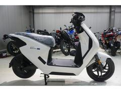 ホンダ　ＥＭ１　ｅ：現行最新モデル　パールサンビームホワイト　新車