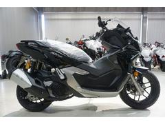 ホンダ　ＡＤＶ１６０　２０２５ＮＥＷモデル　グリップヒーター付　４バルブエンジン　スマートキー仕様　アステロイドブラックメタリック　新車