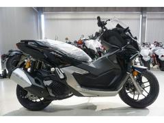 ホンダ　ＡＤＶ１６０　２０２５ＮＥＷモデル　グリップヒーター付　４バルブエンジン　スマートキー仕様　アステロイドブラックメタリック　新車