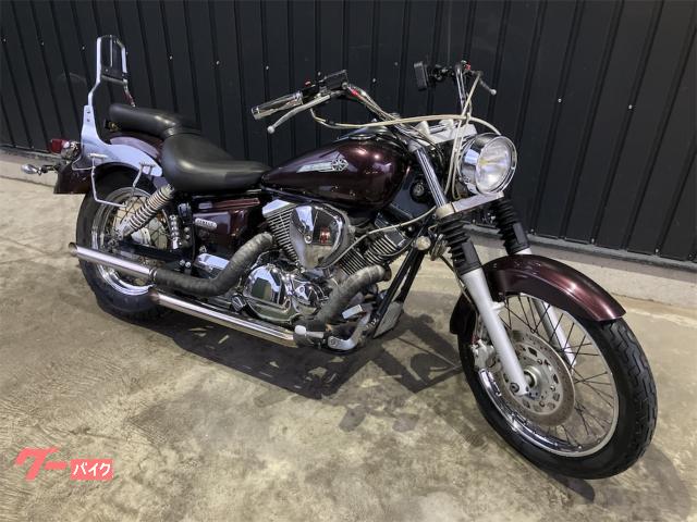 ドラッグスター２５０　　キャブレター車　スラッシュカットマフラー　アップハンドル　シーシーバー　サイドバッグサポート　ＬＥＤライト