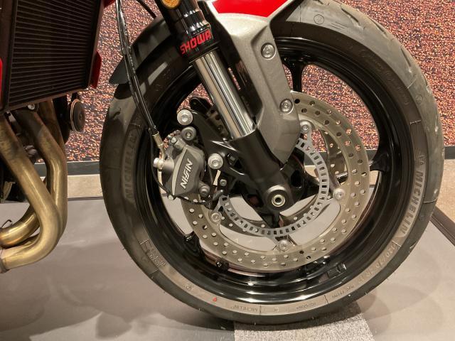 トライデント660 ワンオーナー シルバーアイス
