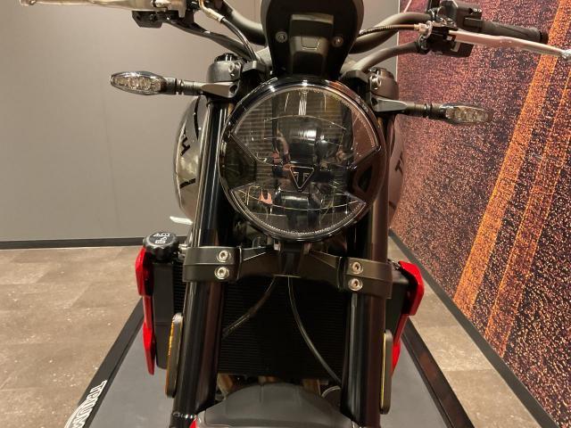 トライデント660 ワンオーナー シルバーアイス