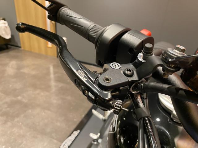 スピードツイン1200RS