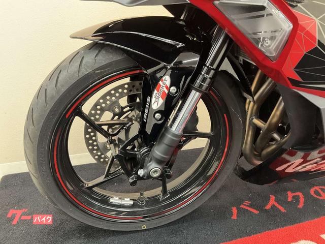 カワサキ Ninja ZX－25R SE マフラー フェンダーレス