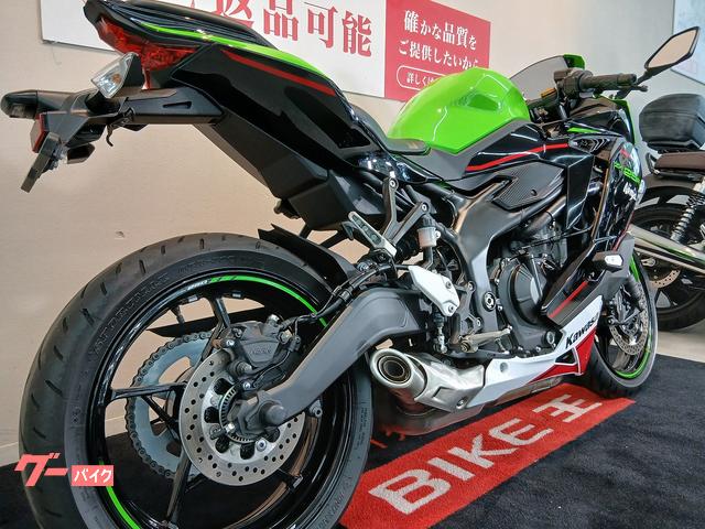 カリスマBEST　バイク　パーツ　即日発送　お値引き有り カワサキ Ninja ZX－25R SE ABS スライダー 2022年