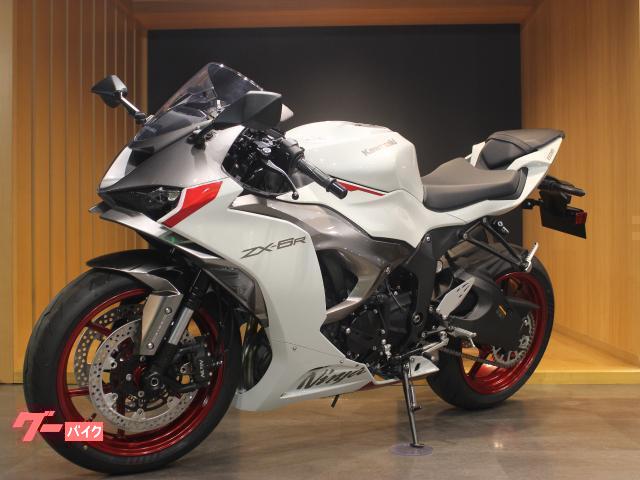 スカーレット　白黒 カワサキ Ninja ZX－6R 2025年モデル ライディングモード