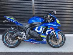 スズキ　ＧＳＸ−Ｒ１０００　ノーマルマフラー　シングルシート付き　フェンダーレス　社外外装　エンジンスライダー