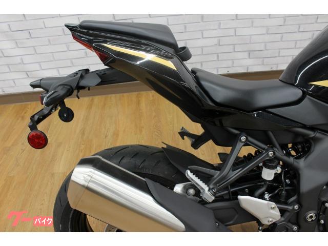 カワサキ Ninja ZX－4R SE クイックシフター／スライダー