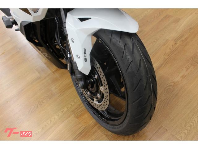 カワサキ Ninja ZX－4R SE クイックシフター／スライダー