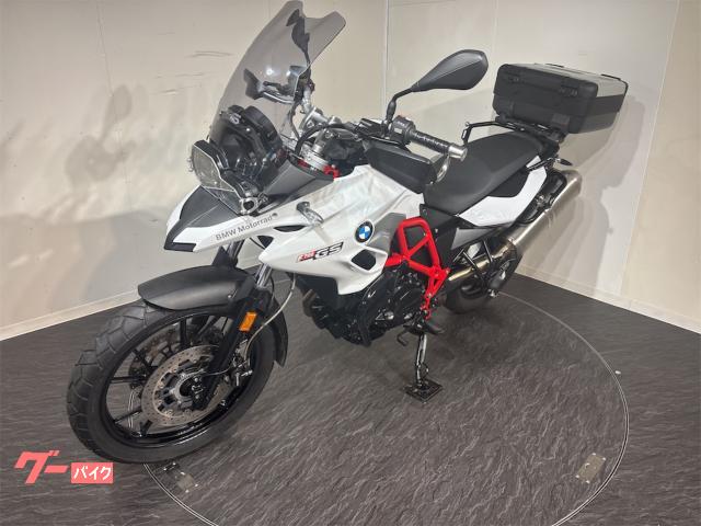 Ｆ７００ＧＳ　ローダウン　社外ＬＥＤヘッドライト　エンジンガード　Ｐｕｉｇリアフェンダーカーボン　ハンドルアップ　社外スクリーン