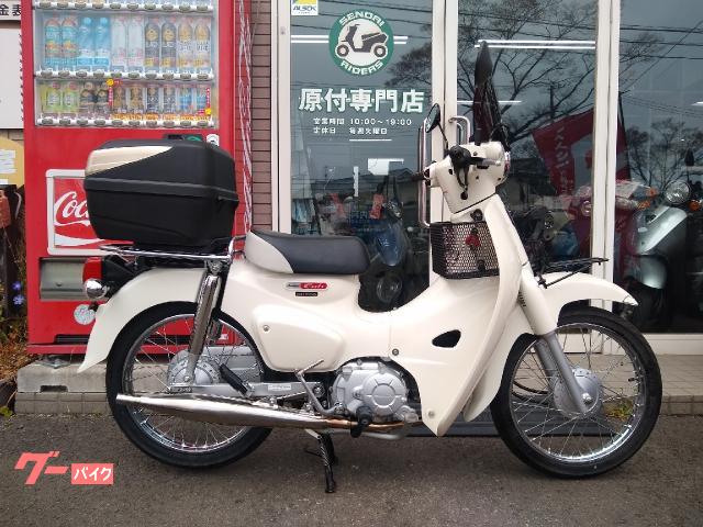 ホンダ　スーパーカブ１１０　２０１８年式　ＪＡ４４　フロントスクリーン　リアボックス　スマホホルダ ホンダ スーパーカブ110 JA44 社外マフラー フロントキャリア