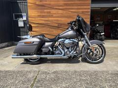 ＨＡＲＬＥＹ−ＤＡＶＩＤＳＯＮ　ＦＬＨＸ　ストリートグライド　１０３