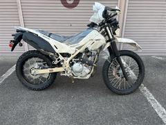 カワサキ　ＫＬＸ２３０シェルパＳ　シート高８２５ｍｍ　リアホイールチューブレス　ホワイティッシュベージュ
