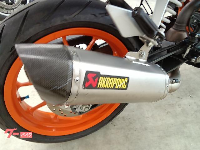 KTM 390 Duke akrapovic マフラー 値引き交渉歓迎 KTM 390デューク AKRAPOVICマフラー／シングルシート